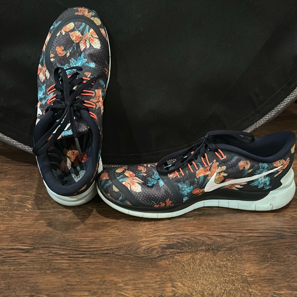 Nike Free 5.0 Sneakers